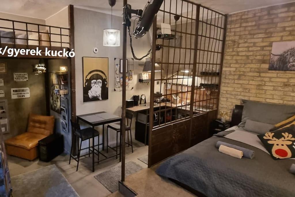 Apartamento Urban In Old Town Kecskemét Exterior foto
